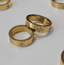 Load image into Gallery viewer, Clover Moissanite Ring | 18K Gold Plated