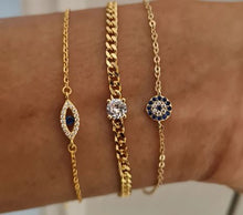 Load image into Gallery viewer, Dainty Evil Eye Bracelet Nazr Bracelet