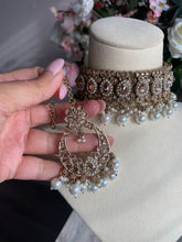 Load image into Gallery viewer, Moon Antique Indian Polki| Bridal Indian Necklace Jewelry Set
