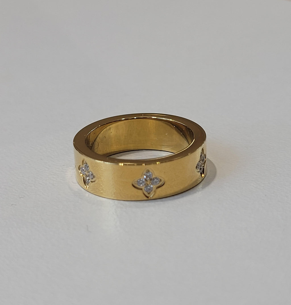 Clover Moissanite Ring