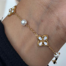 Load image into Gallery viewer, Sienna Floral Bracelet
