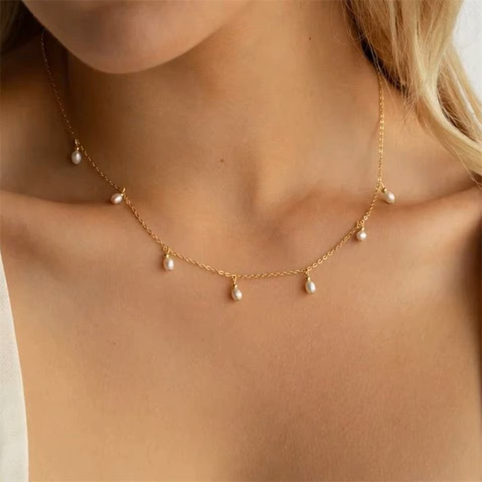 Small Pearl Droplets Necklace